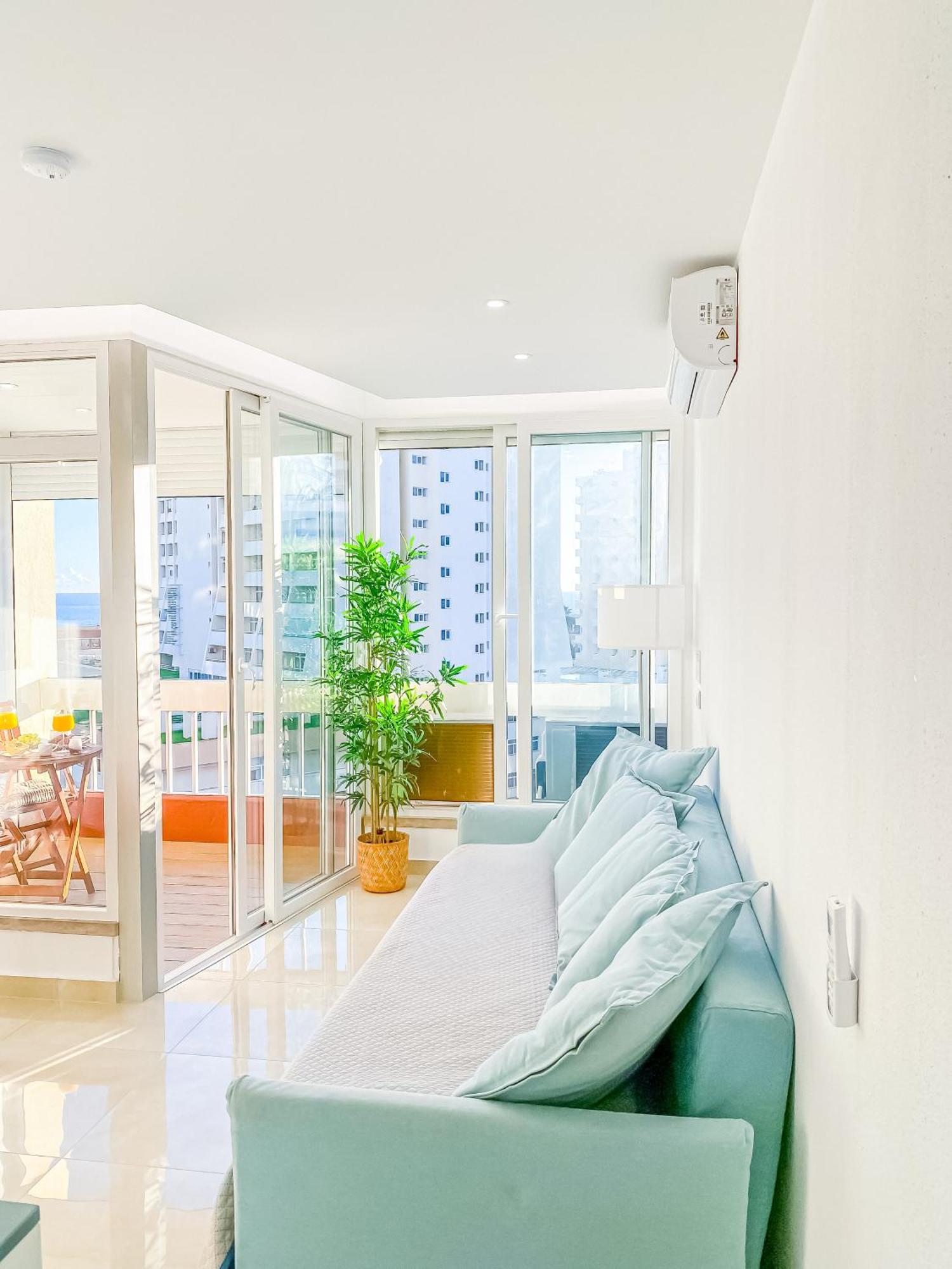 Apartment Luxury 2 Min Beach With Balcony, Ocean View, Wifi, Ac, Smarttv *