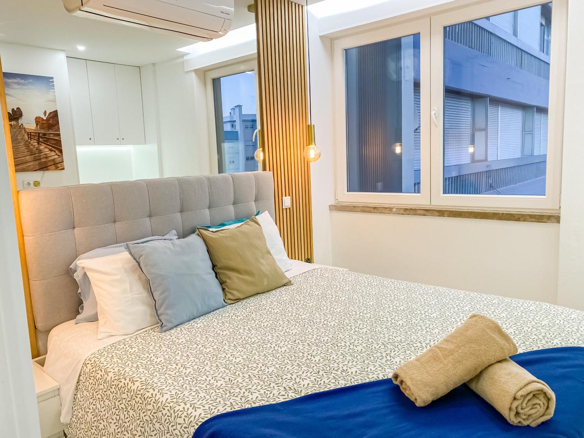 Luxury 2 Min Beach With Balcony, Ocean View, Wifi, Ac, Smarttv *