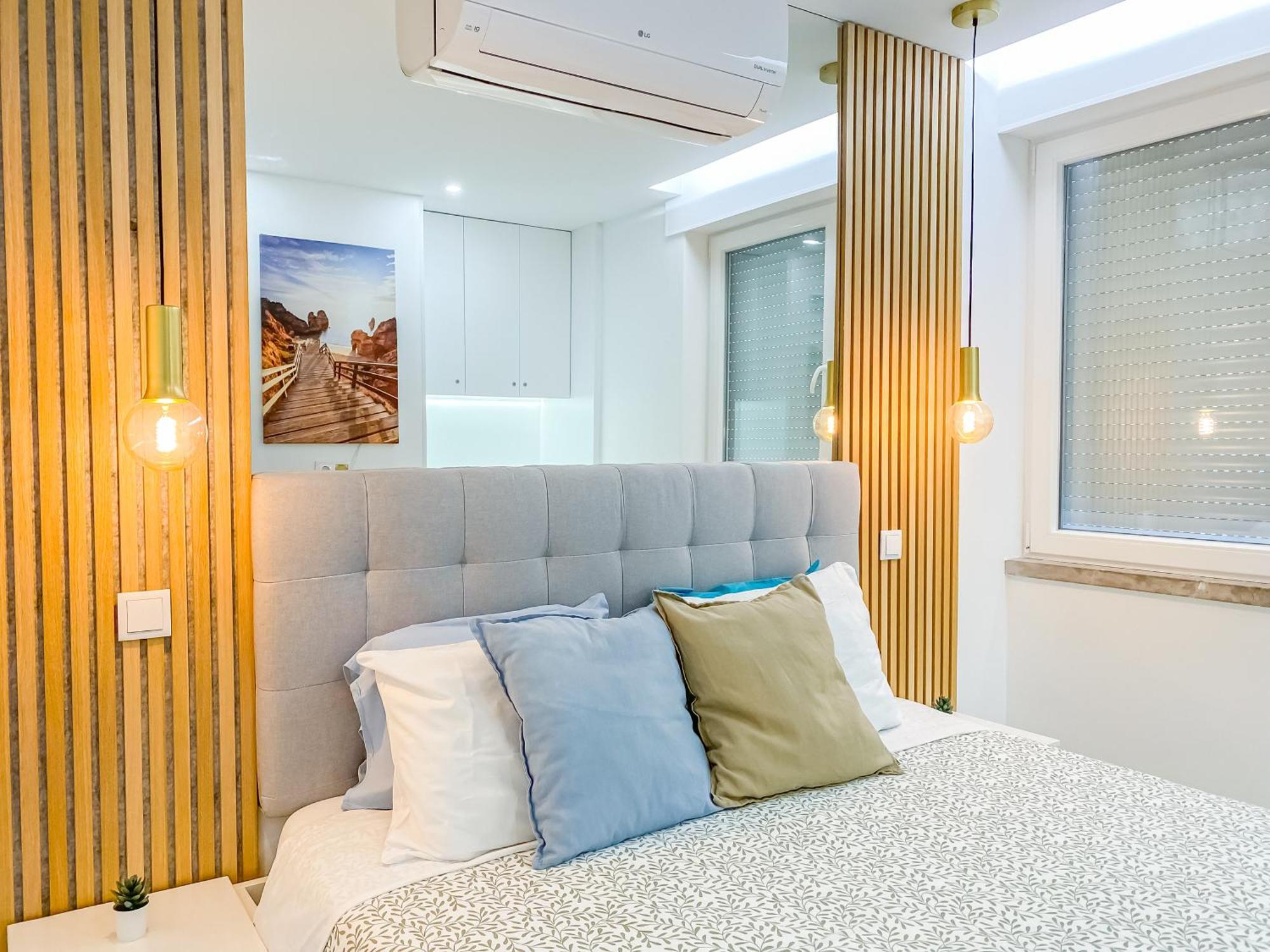 Luxury 2 Min Beach With Balcony, Ocean View, Wifi, Ac, Smarttv * Portimao