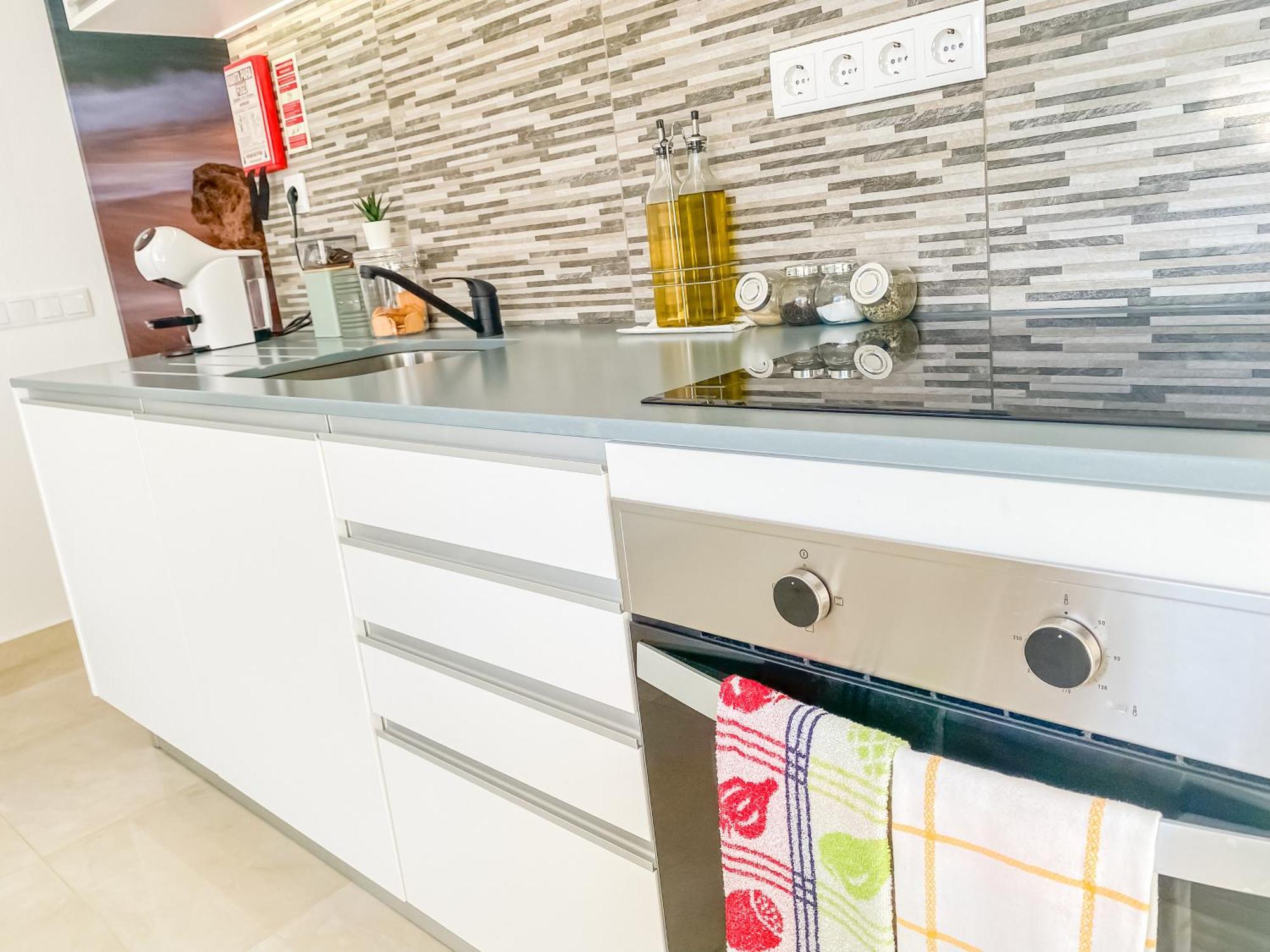 Apartment Luxury 2 Min Beach With Balcony, Ocean View, Wifi, Ac, Smarttv *