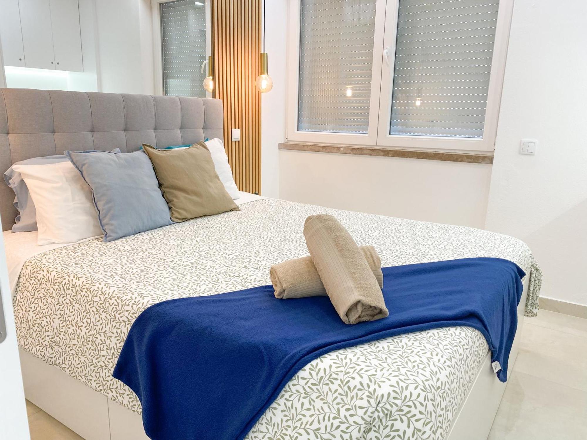 Apartment Luxury 2 Min Beach With Balcony, Ocean View, Wifi, Ac, Smarttv