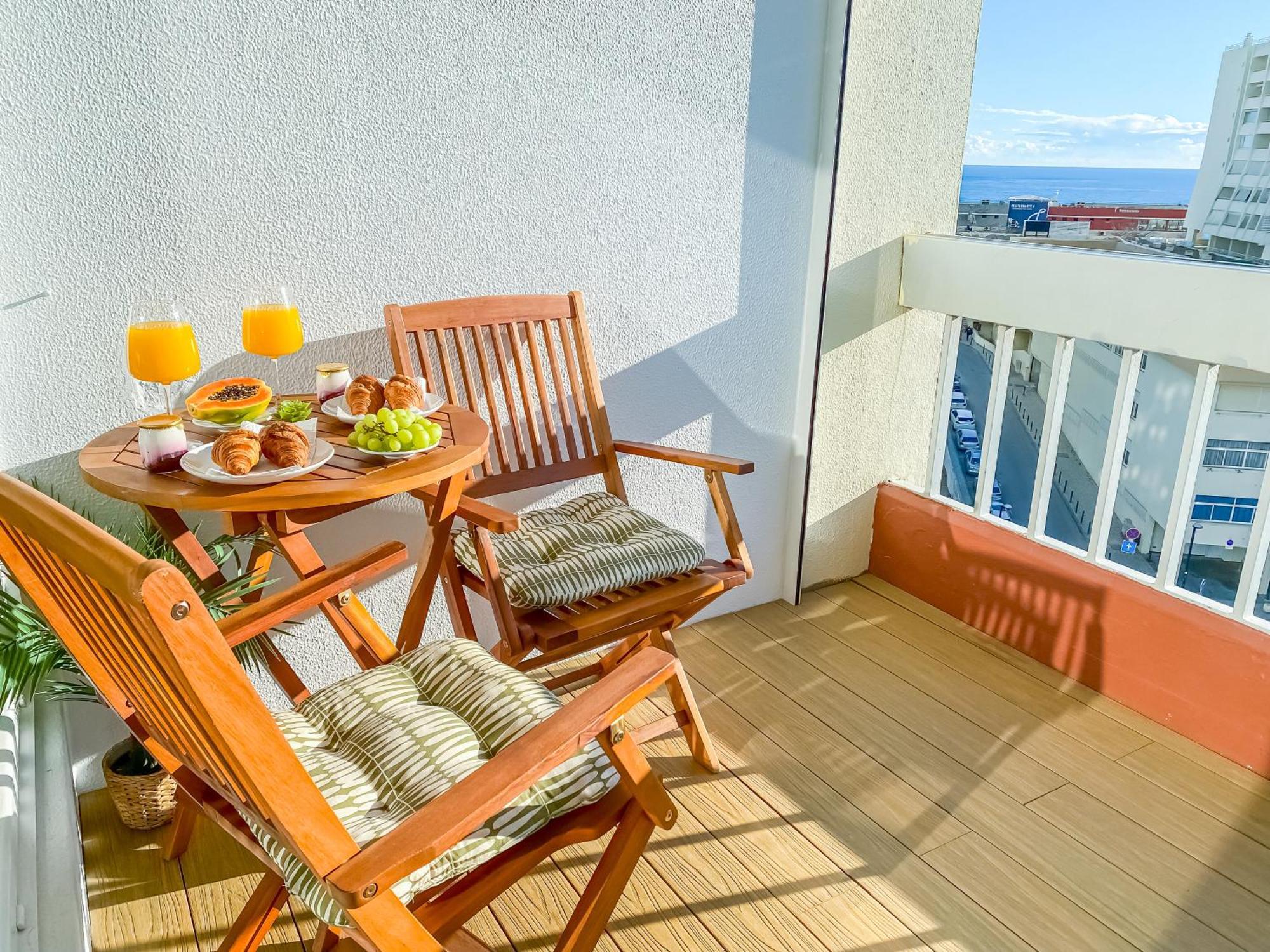Luxury 2 Min Beach With Balcony, Ocean View, Wifi, Ac, Smarttv Portimao