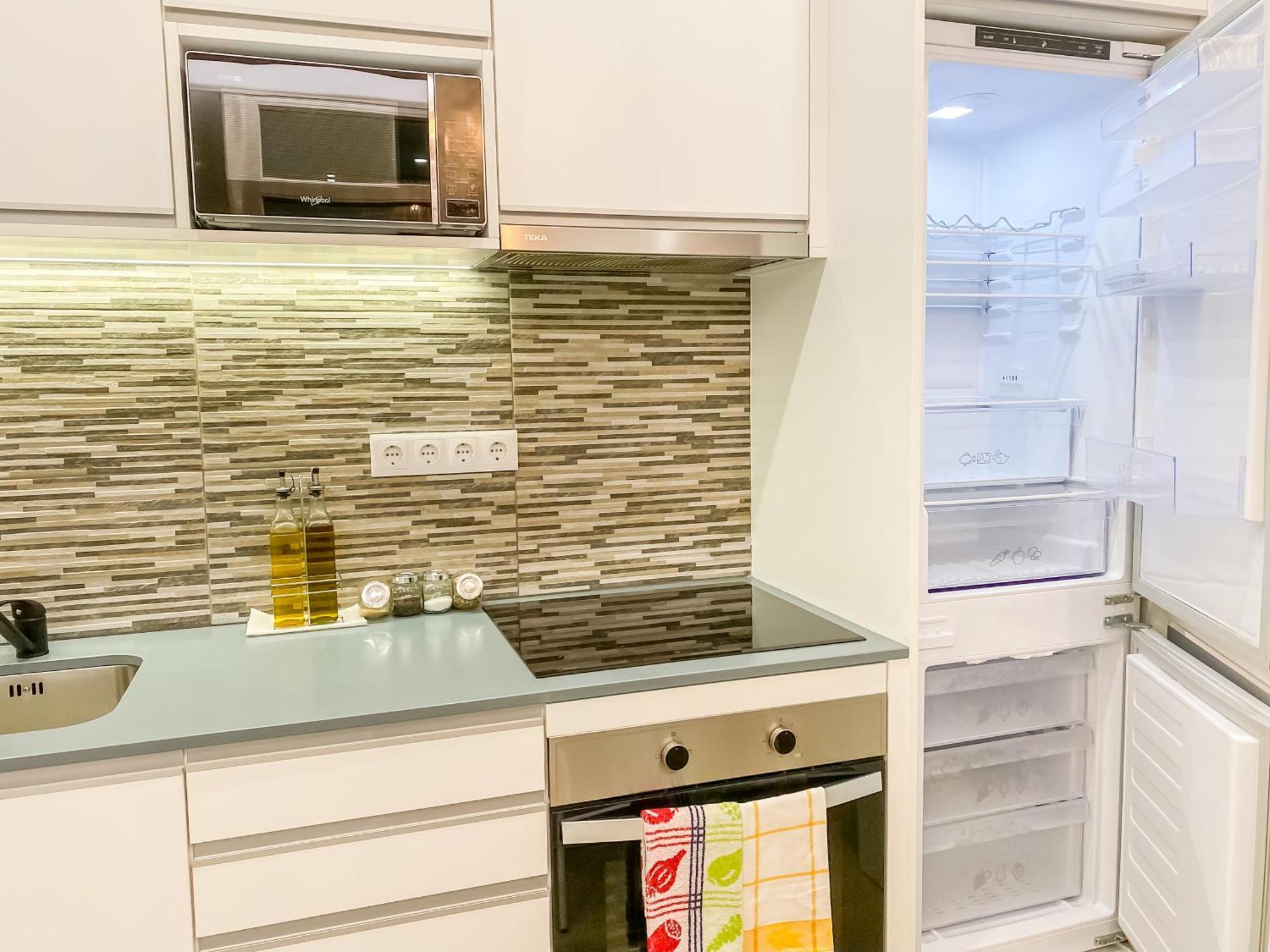 Luxury 2 Min With Balcony, Ocean View, Wifi, Ac, Smarttv