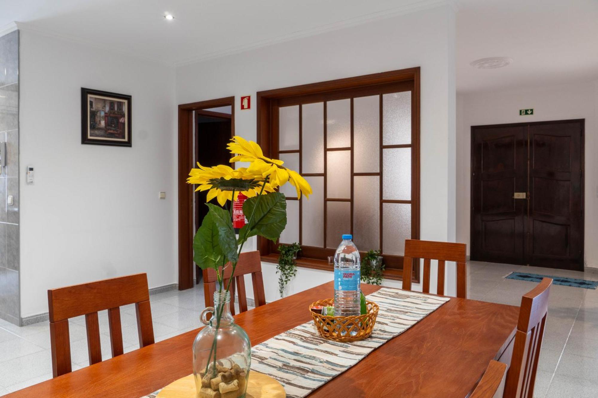 Mosteiros Coastal Haven *