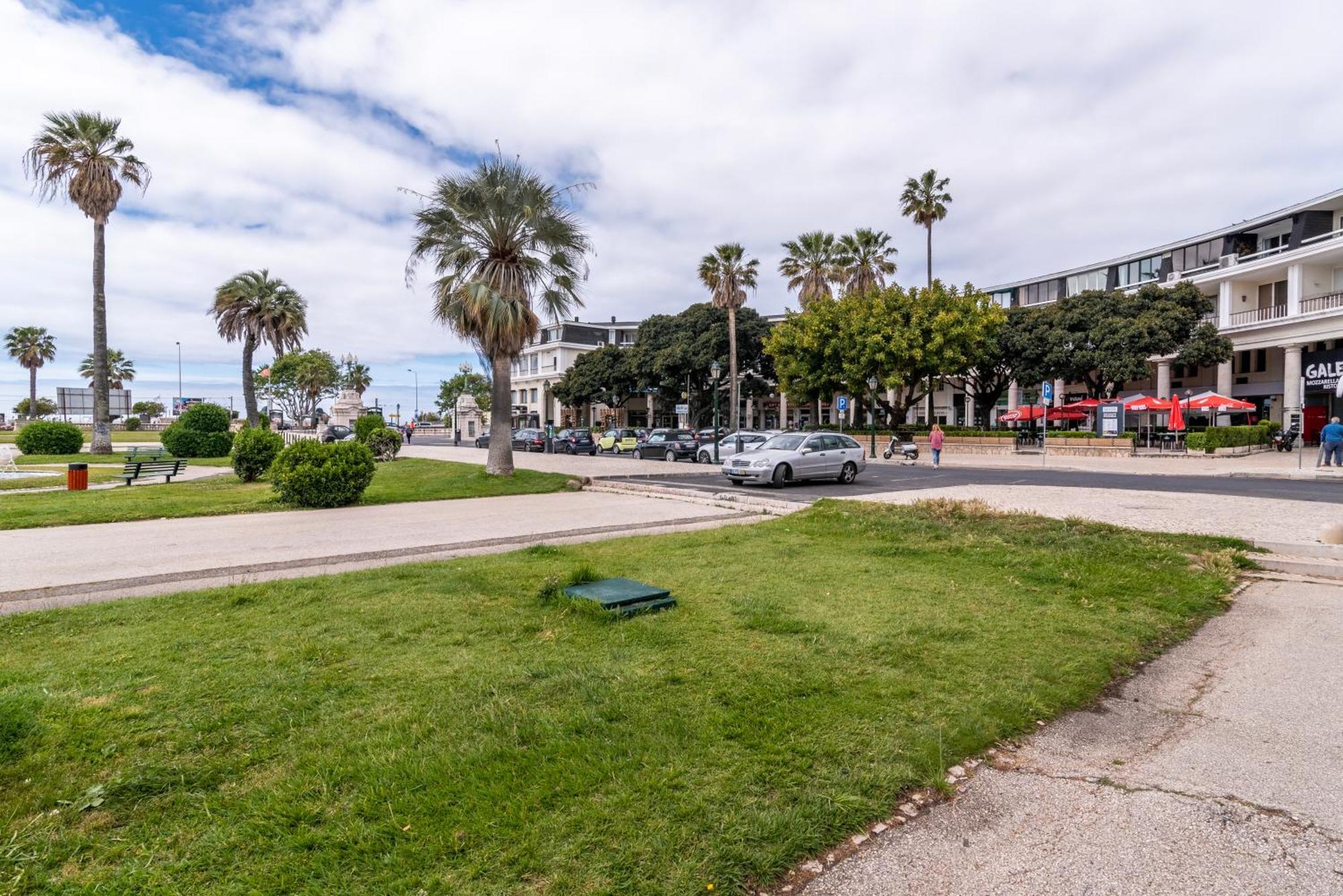 Whome Seaside Retreat With Balcony Close To Casino Apartment *
