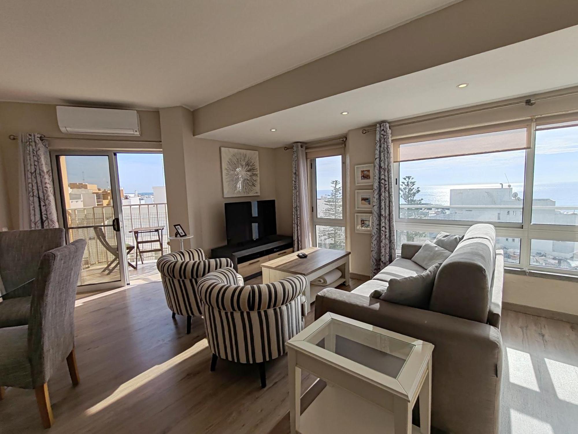 7c Invicta - Casas & Papeis Armacao de Pera