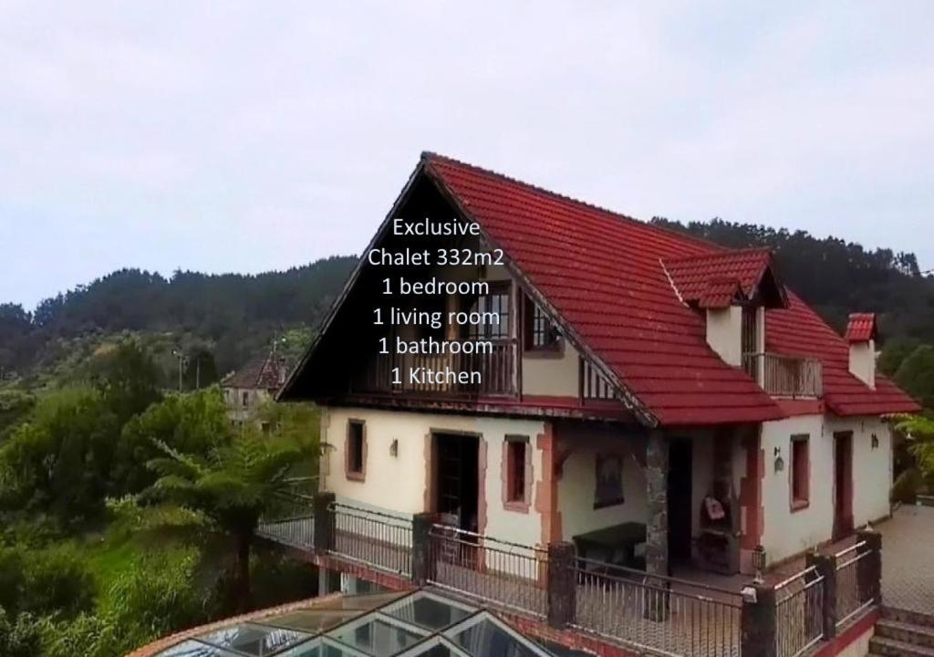 Santana, Flowers's House Chalet