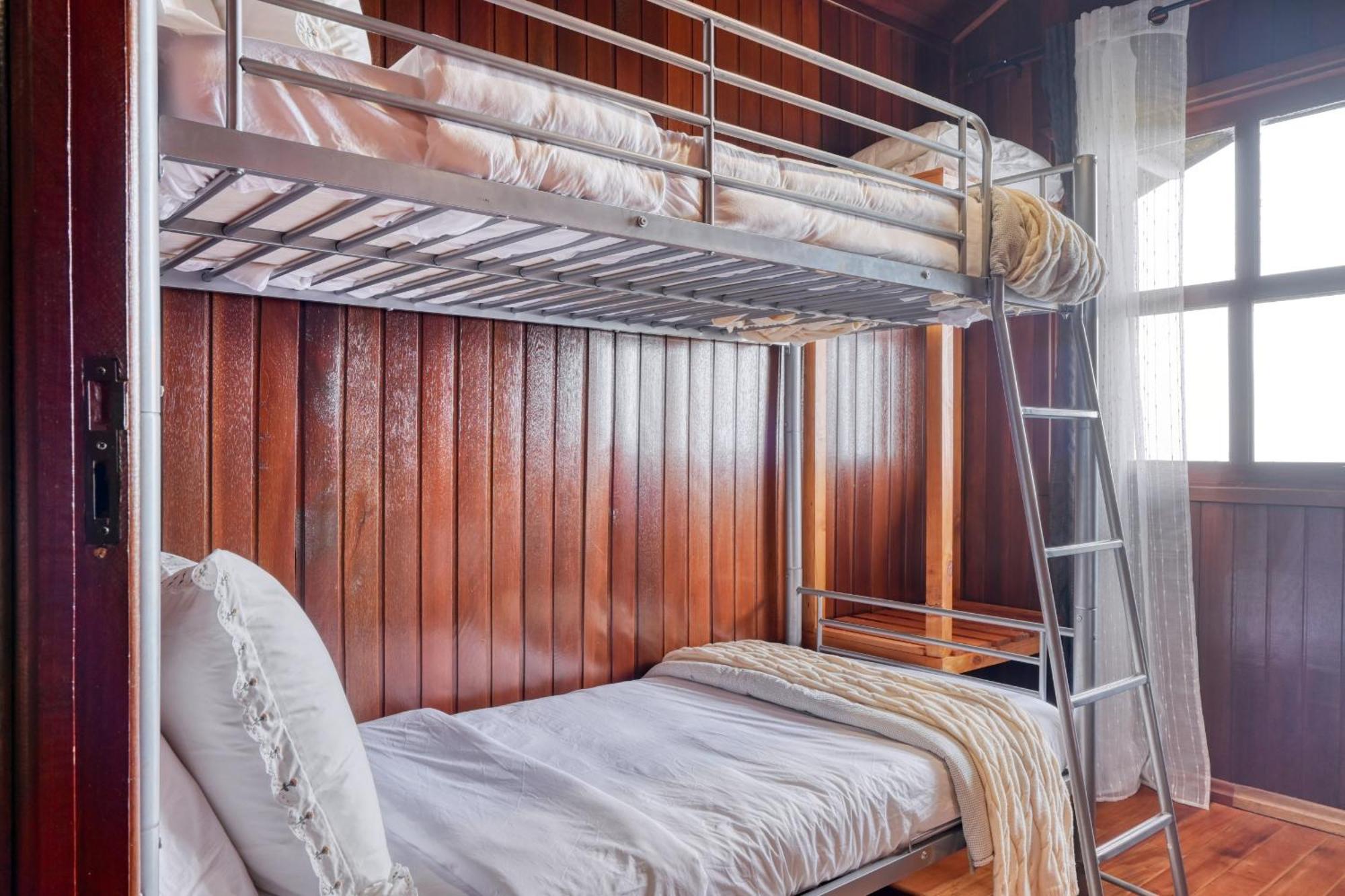 Do Relogio D'agua, A In Madeira Chalet
