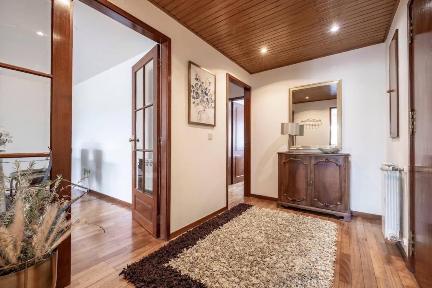 Lobo Apartamento Guimarães