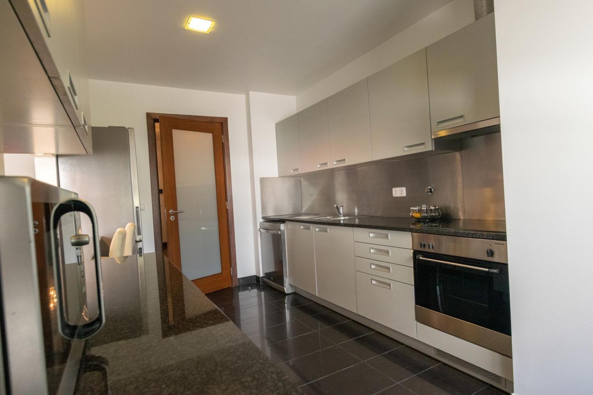 Apartment Sunscape - 2 Bdr, Avenida Infante, Front Of Savoy Palace *