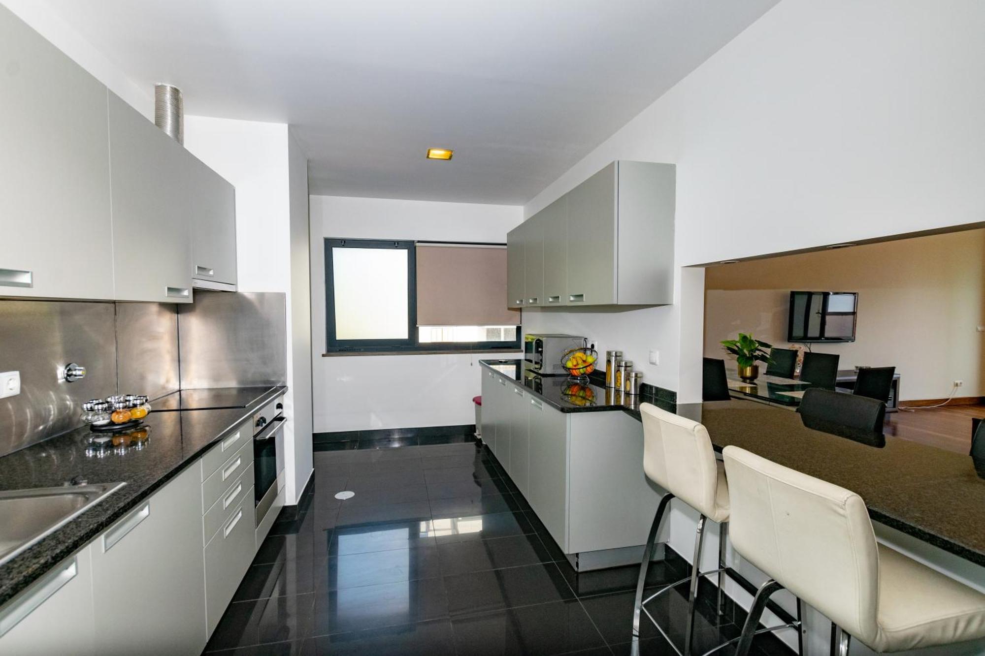 Sunscape - 2 Bdr, Avenida Infante, Front Of Savoy Palace Apartment Funchal (Madeira)