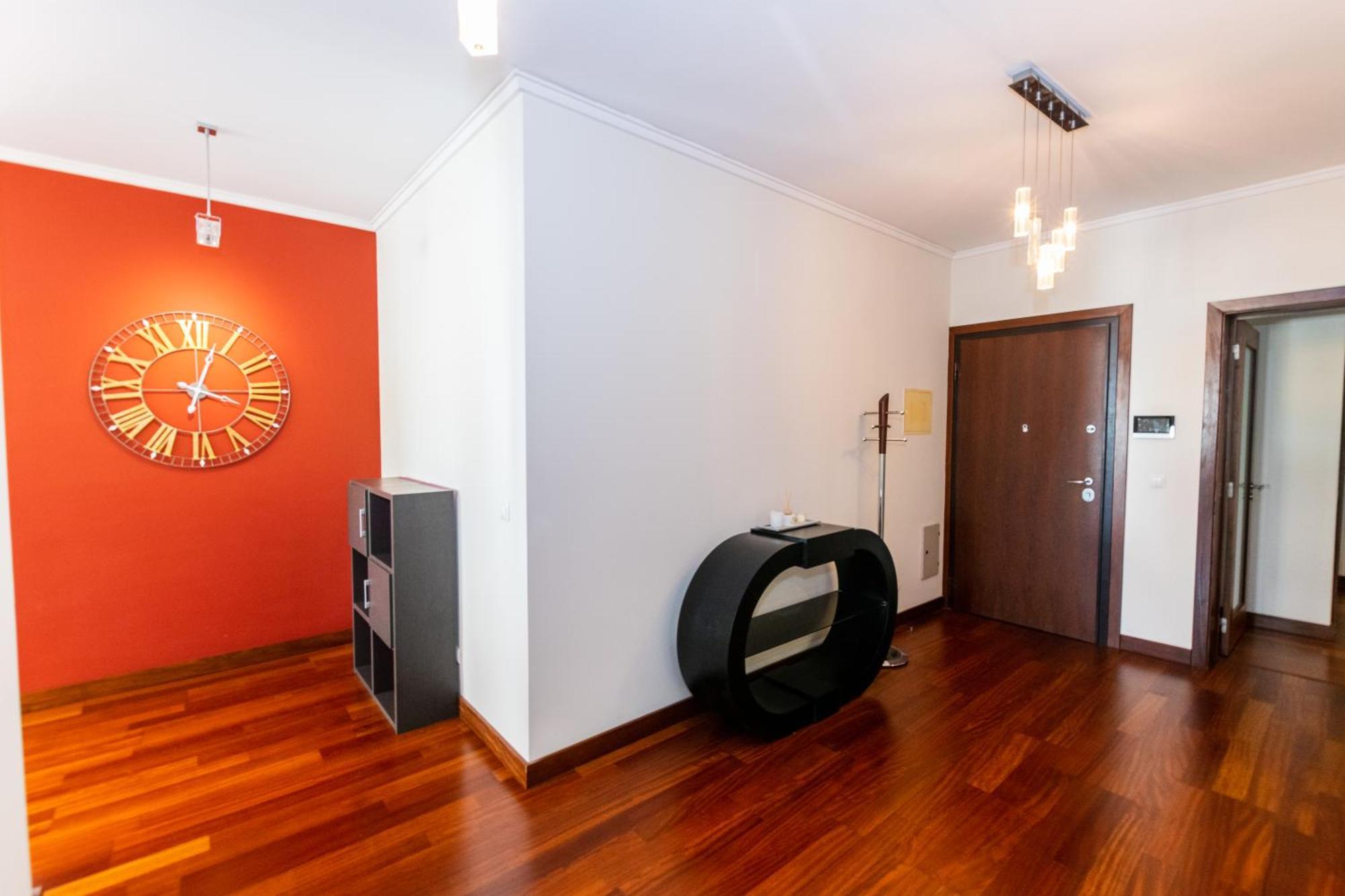 Sunscape - 2 Bdr, Avenida Infante, Front Of Savoy Palace *
