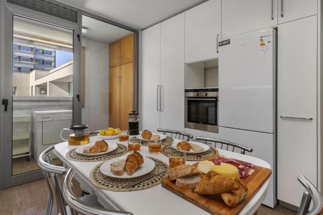 Whome Penthouse Luxe - Views, Terrace & Parking Apartment *