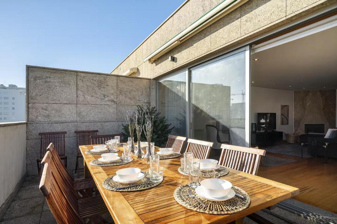 Whome Penthouse Luxe - Views, Terrace & Parking Apartment *