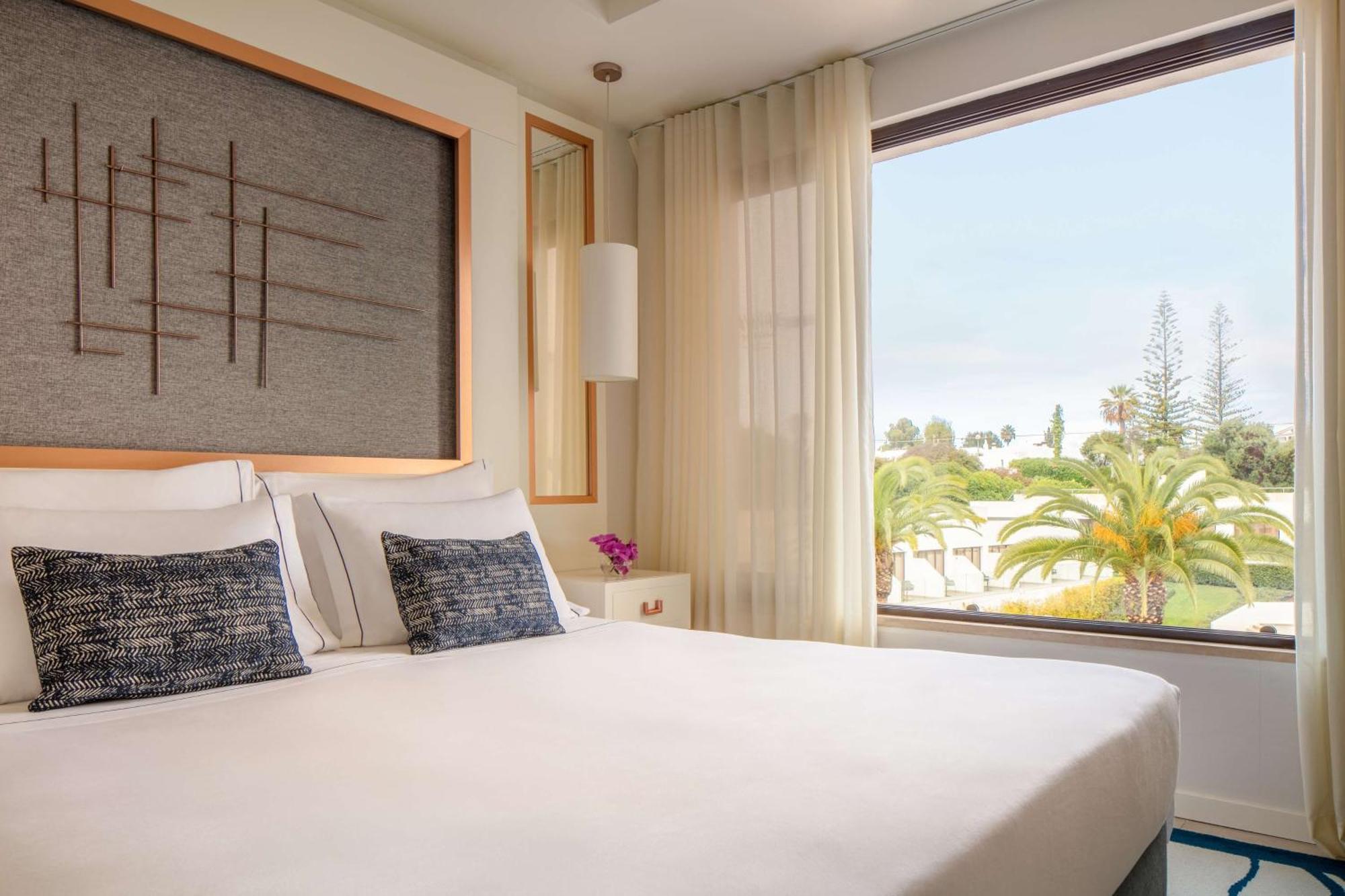 Hotel Tivoli Carvoeiro 5*