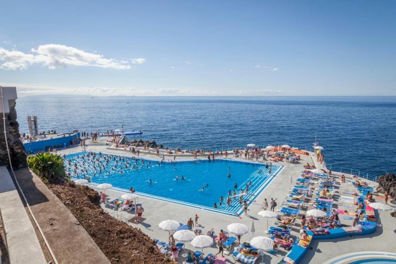 Blue Sky With Pool By Hr Madeira Apartamento *