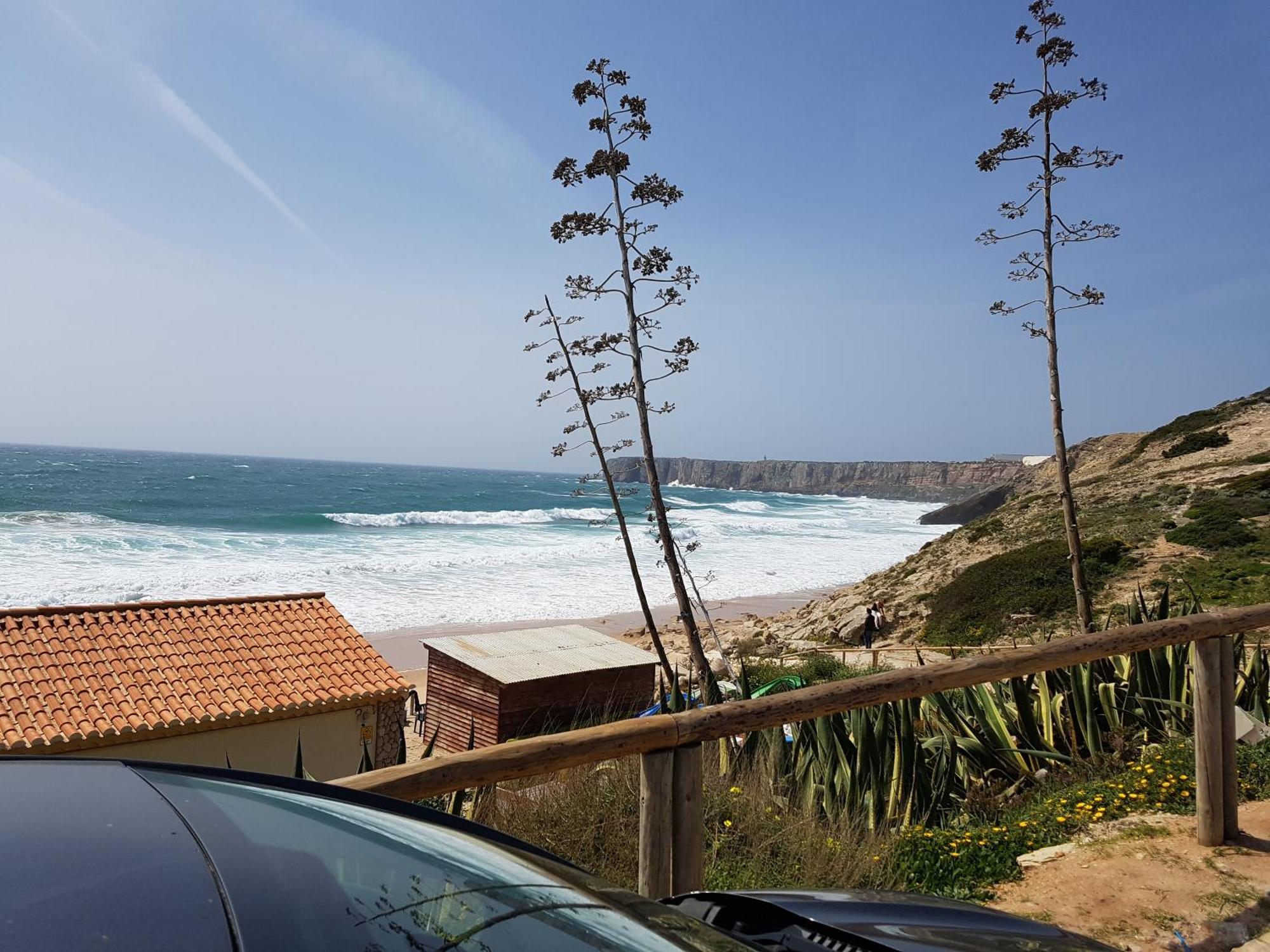 Stunning With Pool & View Near *