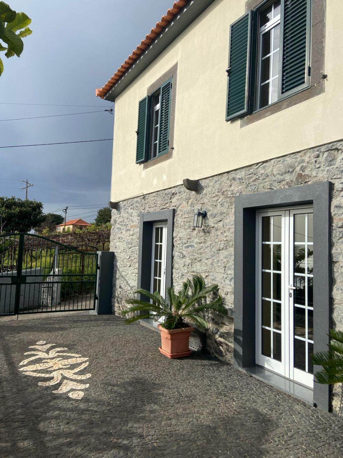 Santinhos Estreito Da Calheta
