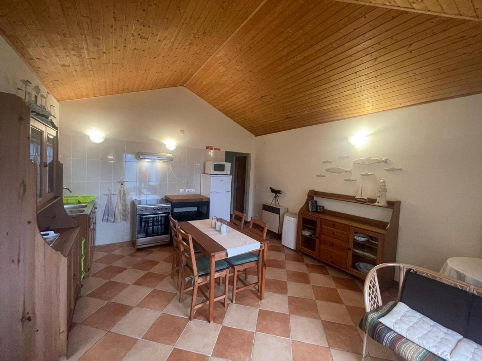 Sea Breeze Apartment