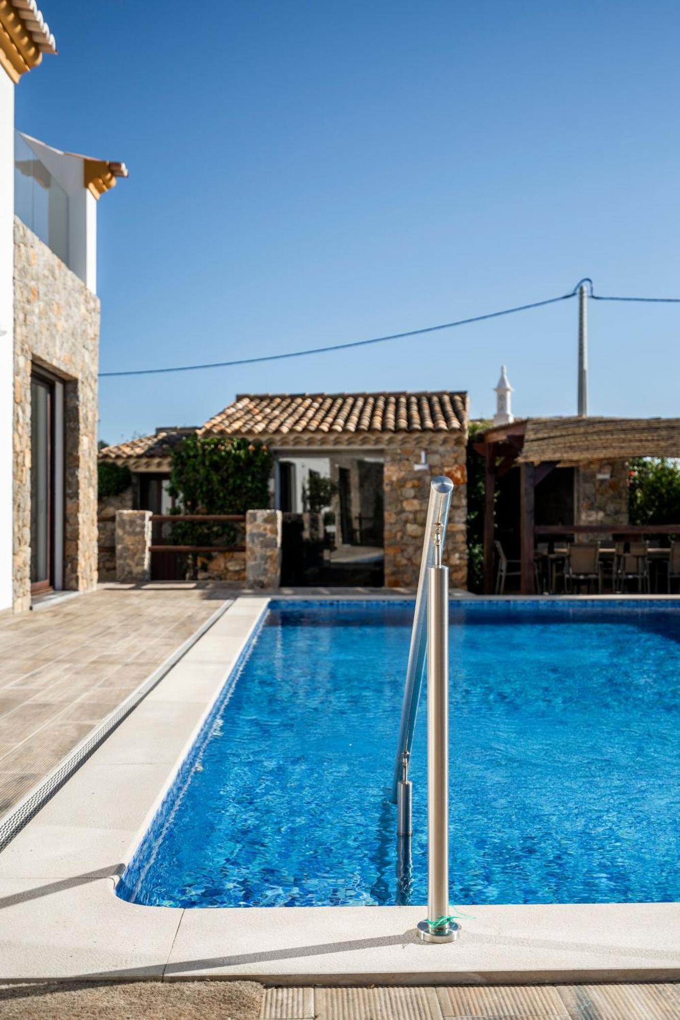Mit Pool Und Grossem Garten Holiday home *