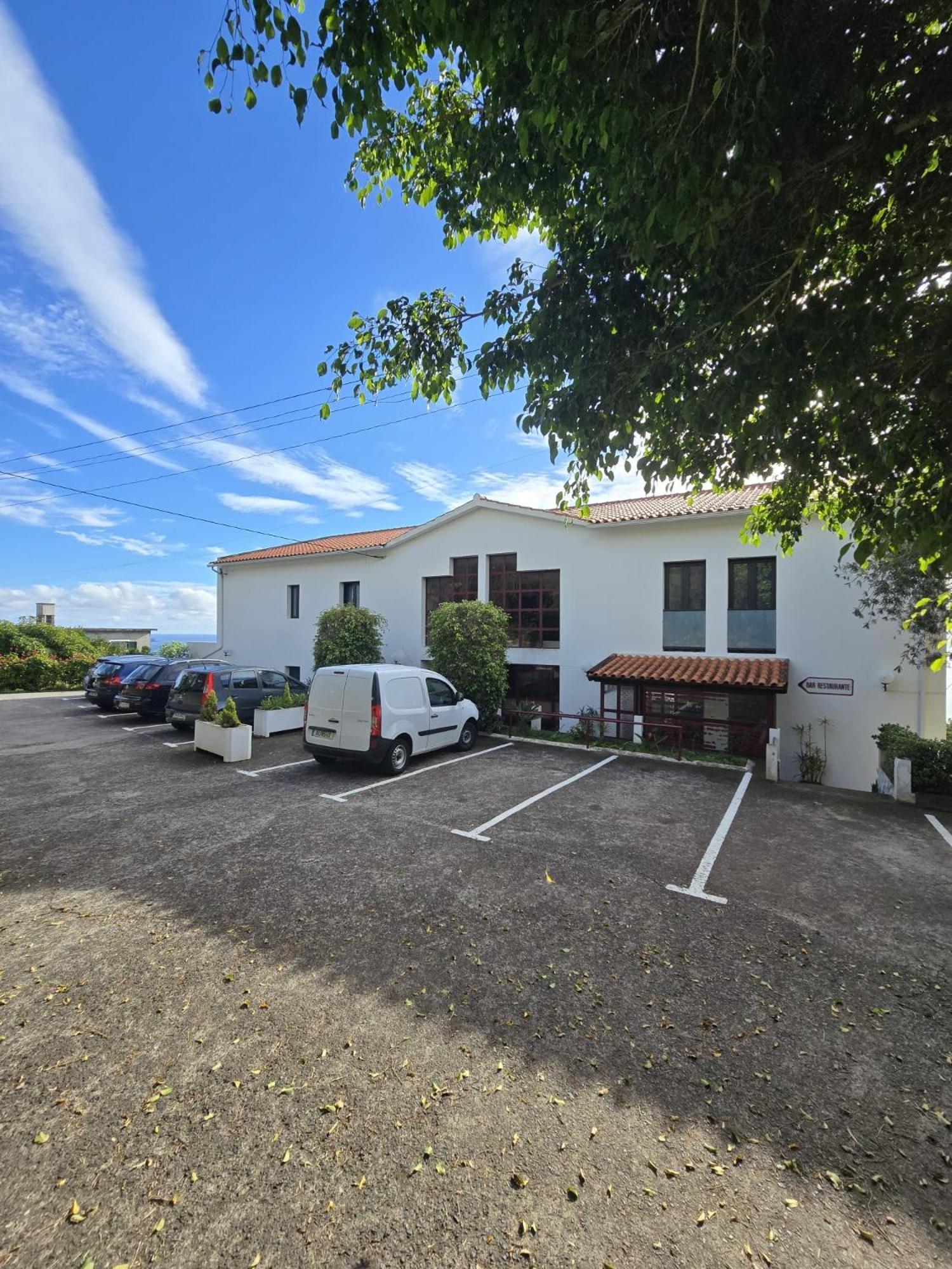 Al Moniz Guest house
