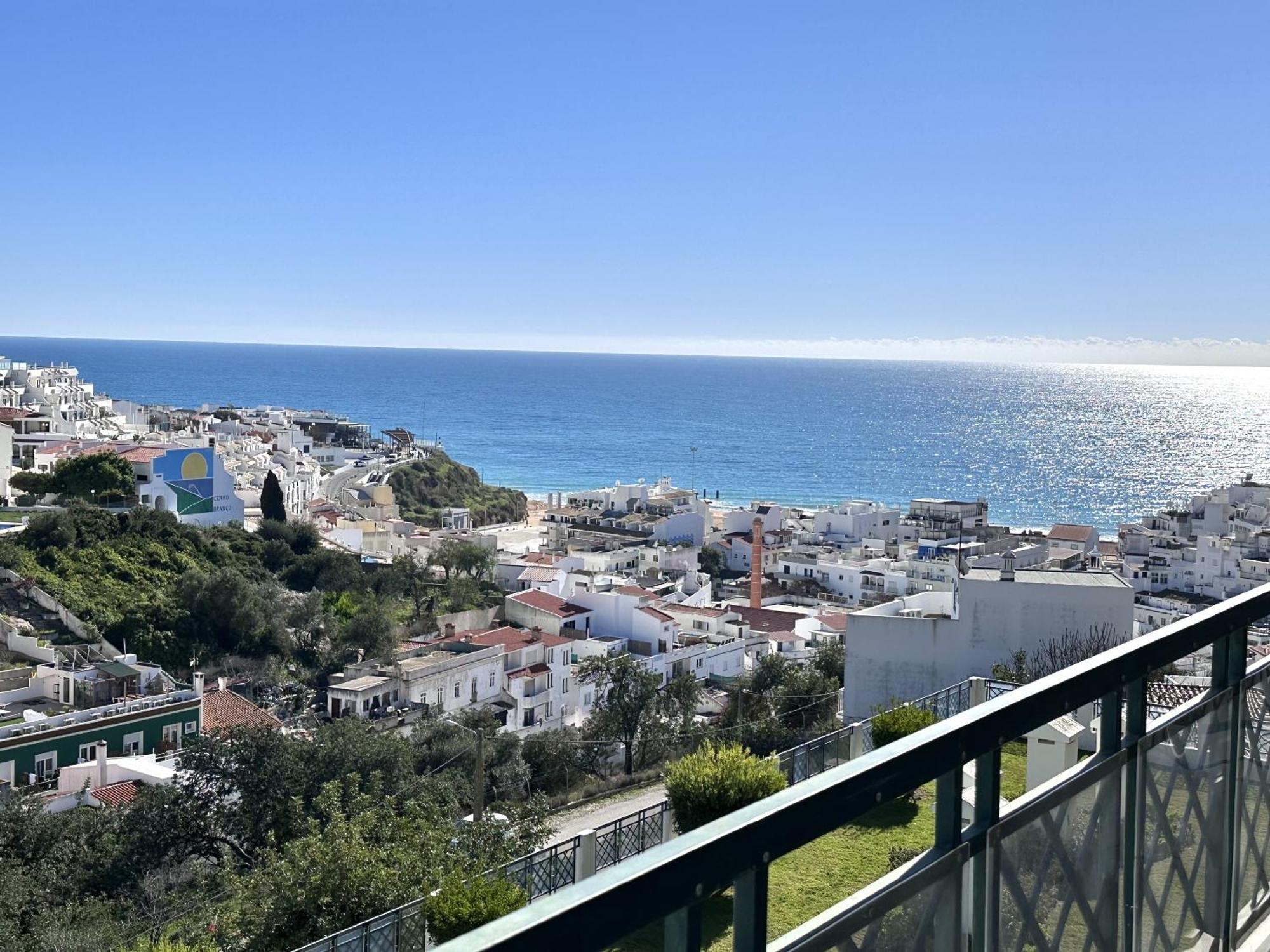 Bayview Apartment *