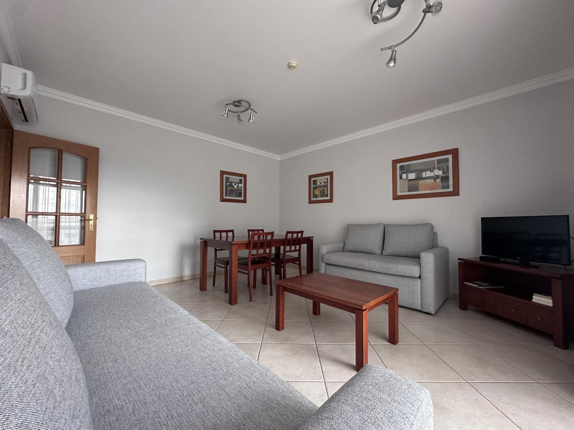 Bayview Apartment *