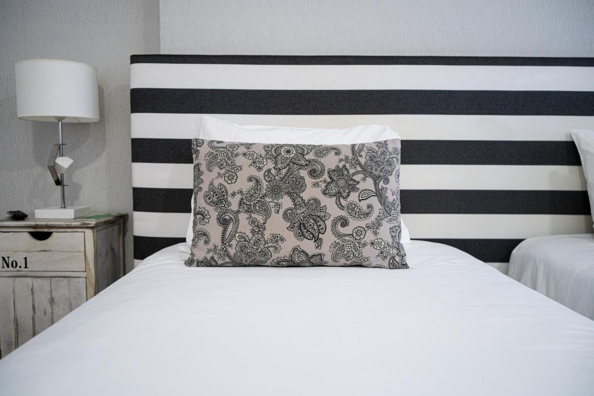 By The Sea - Bed & Breakfast Nazare
