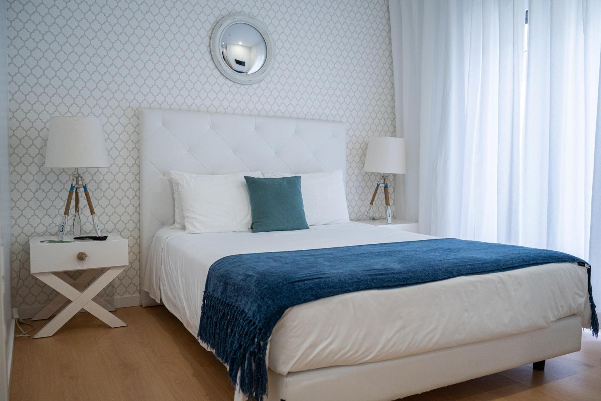 By The Sea - 3* Nazare