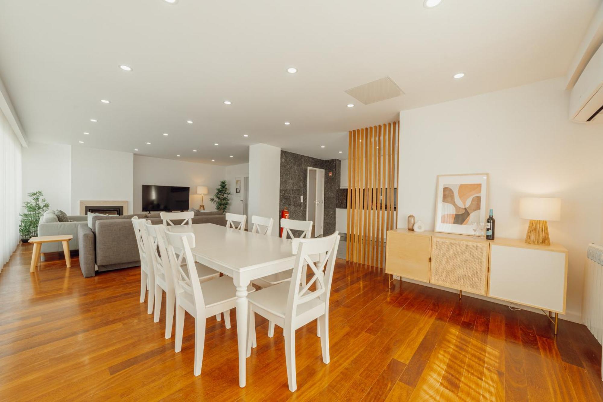 Apartamento Modern Grand Seaside & Seaview By Vacationy