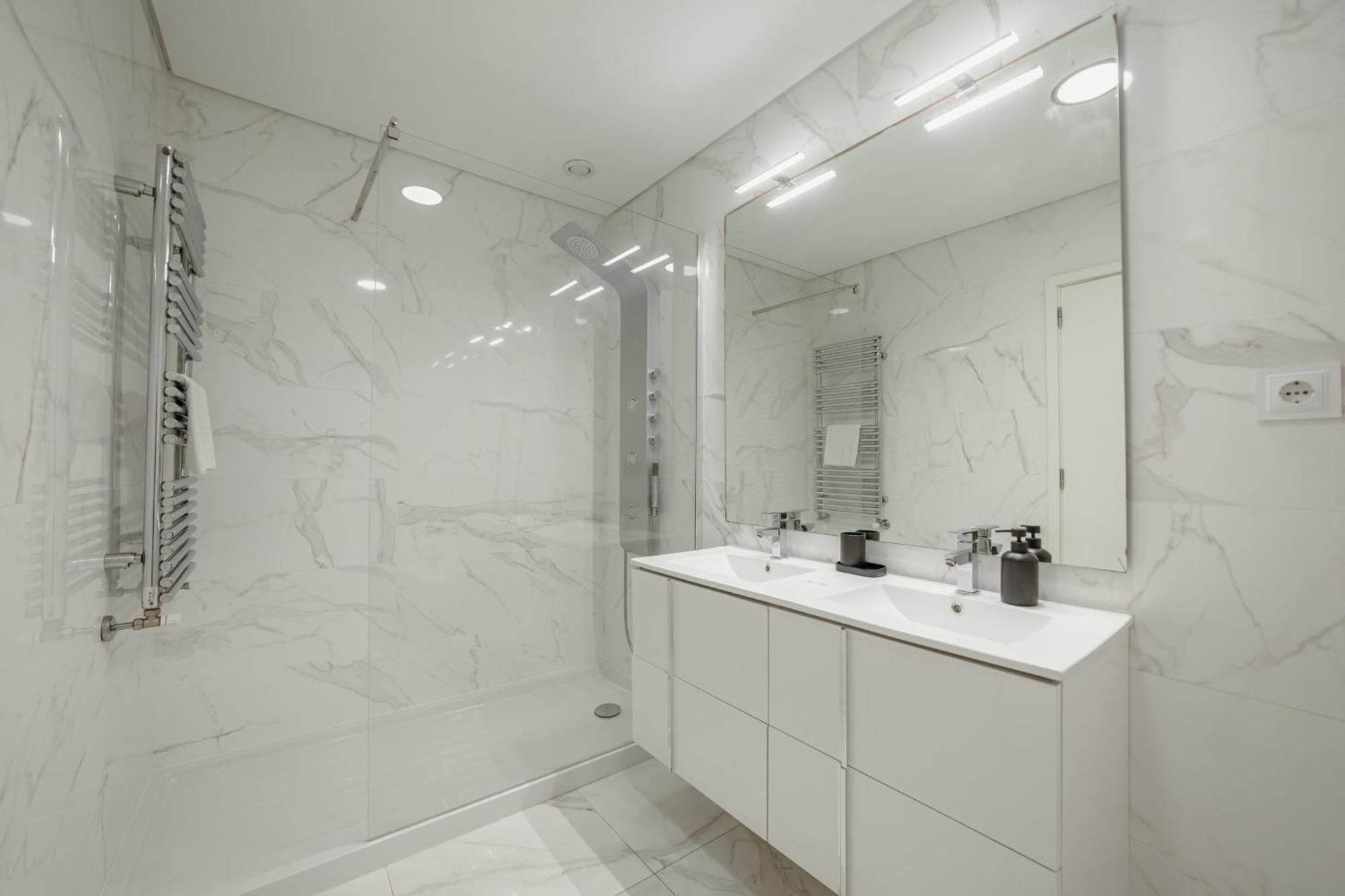 Apartamento Modern Grand Seaside & Seaview By Vacationy *