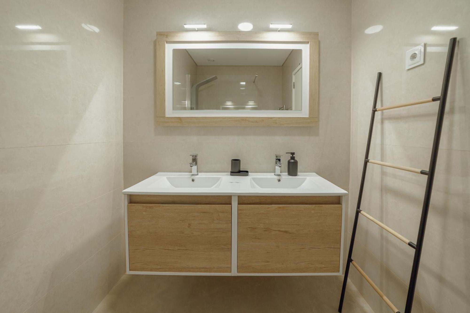 Modern Grand Seaside & Seaview By Vacationy Apartamento *