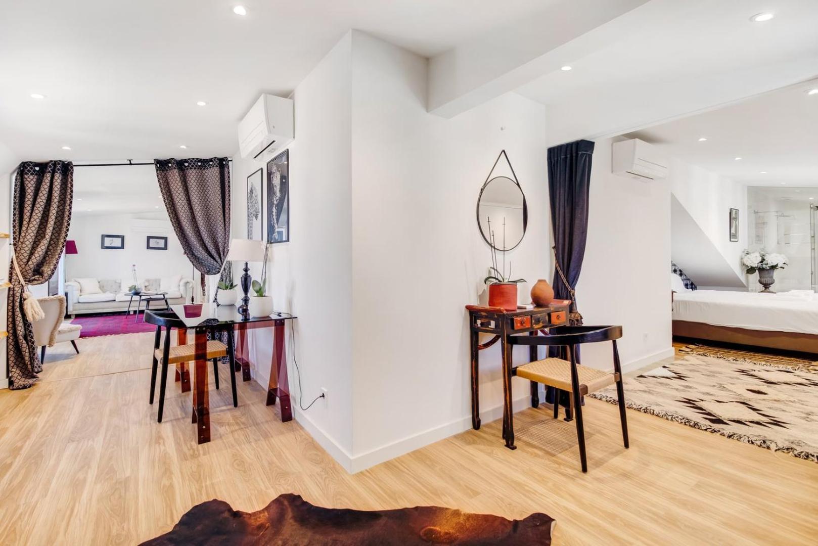 Luxe Penthouse - & Taje View | By Airnest Lisbon