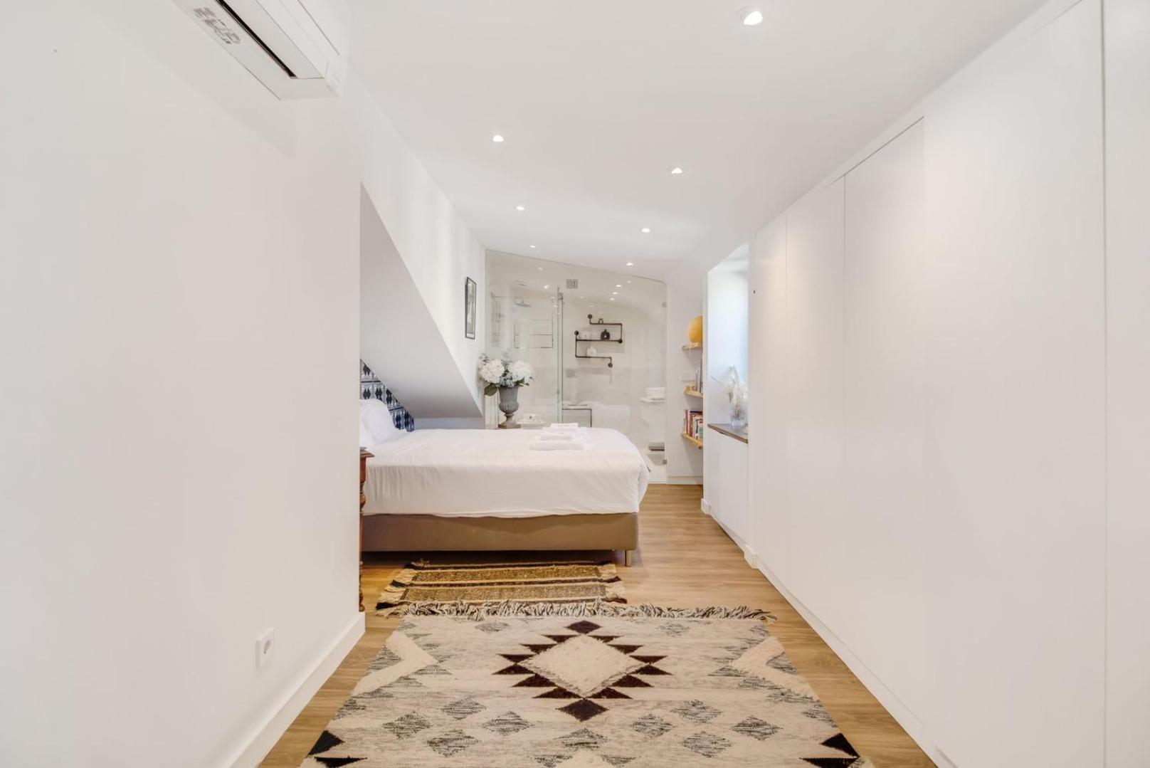 Luxe Penthouse - & Taje View | By Airnest Lisbon