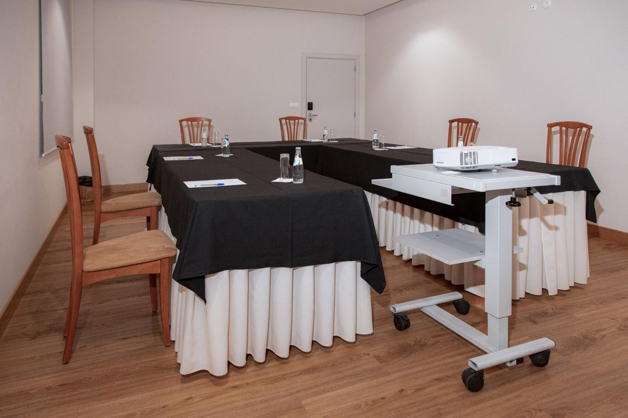 Hotel Dona Maria Affiliated By Melia 4*