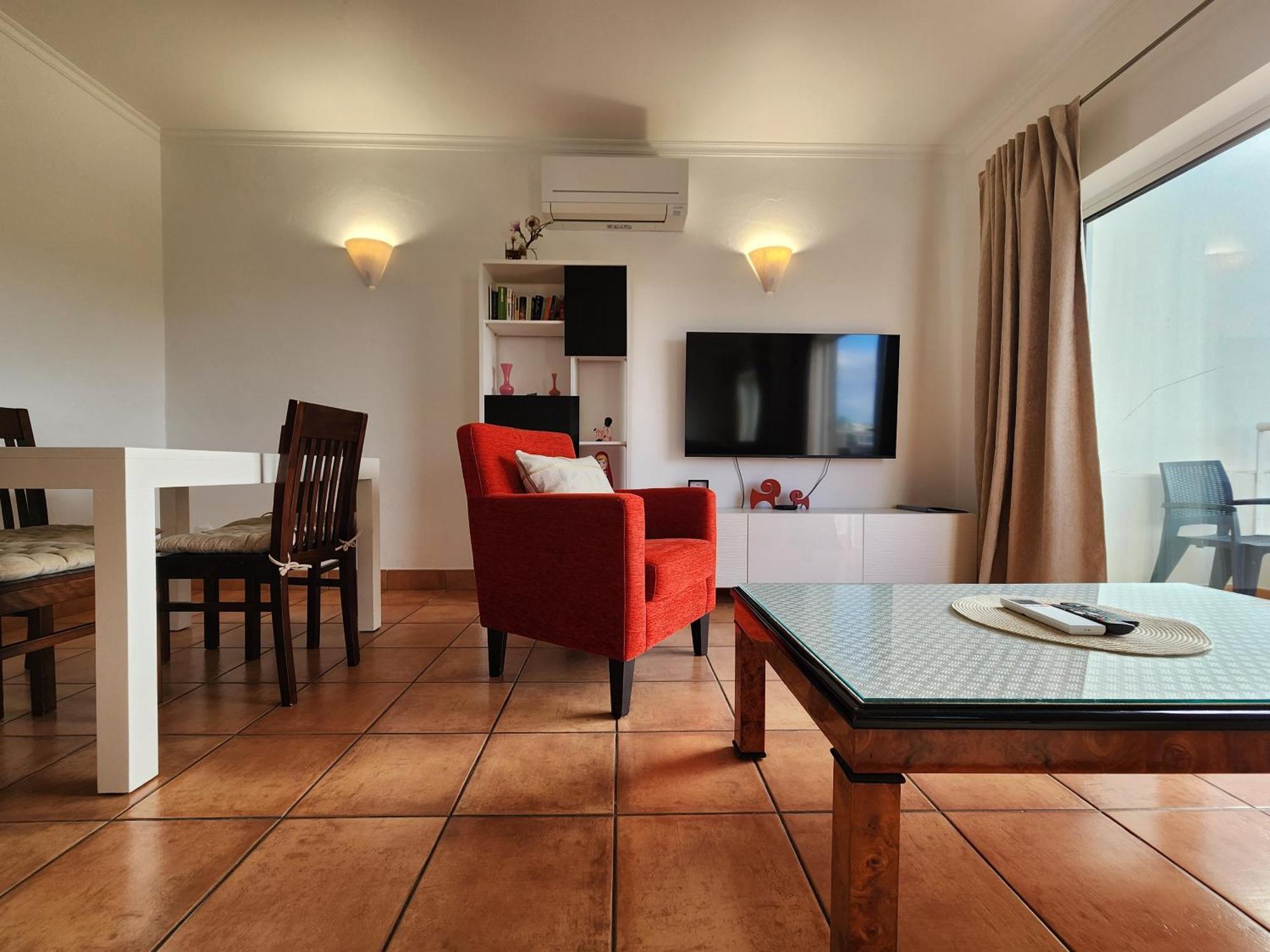 Apostol Apartment *