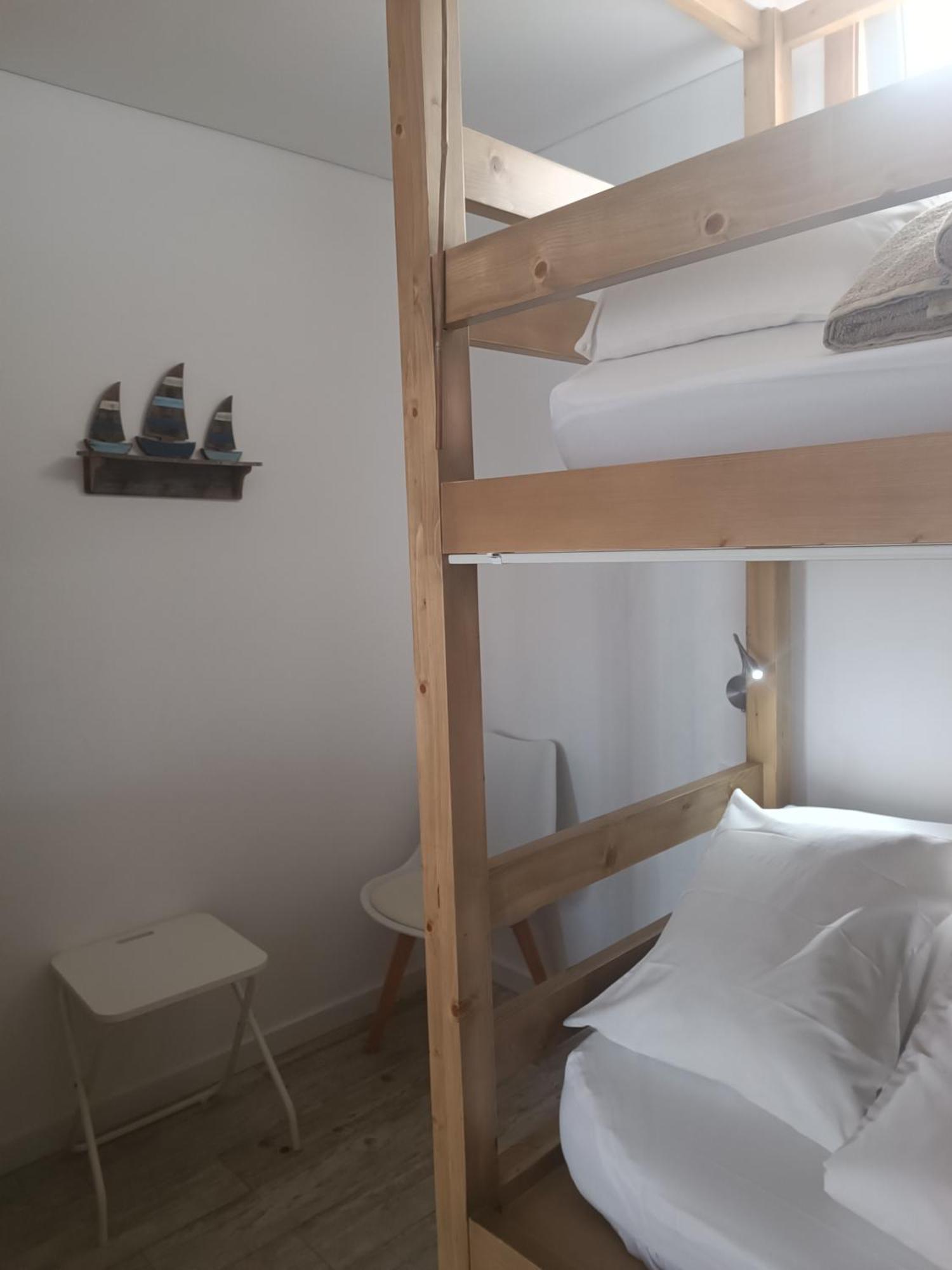 Hostel Cachinnans & *