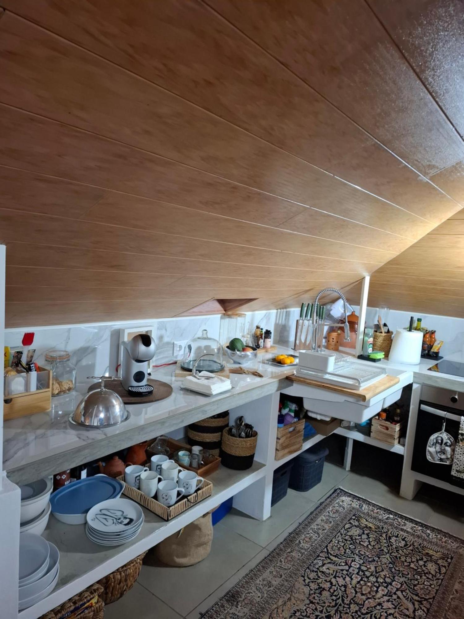 Sally's Loft - Penthouse - Honeymoon Apartment *