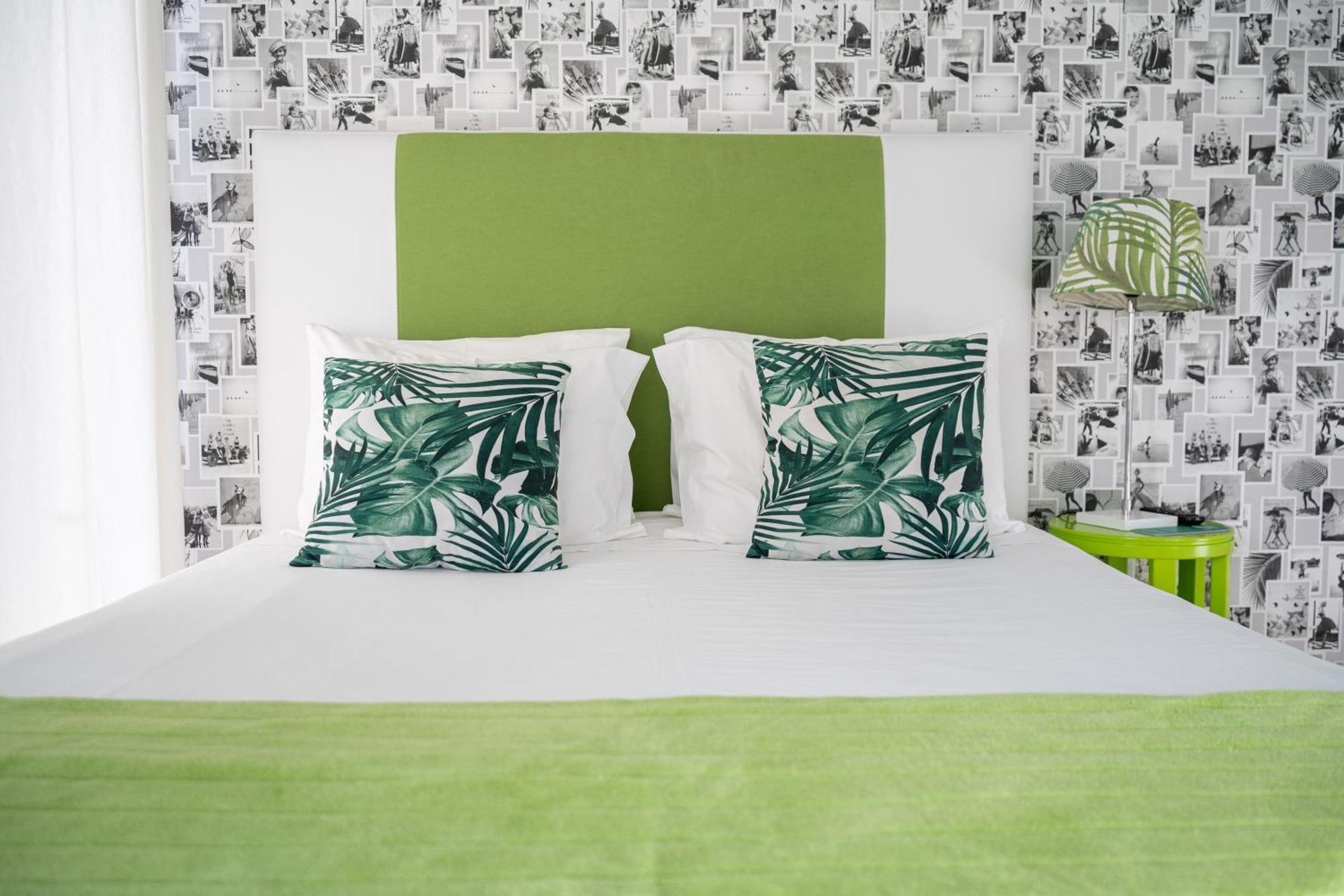 Bed & Breakfast By The Sea - 3*