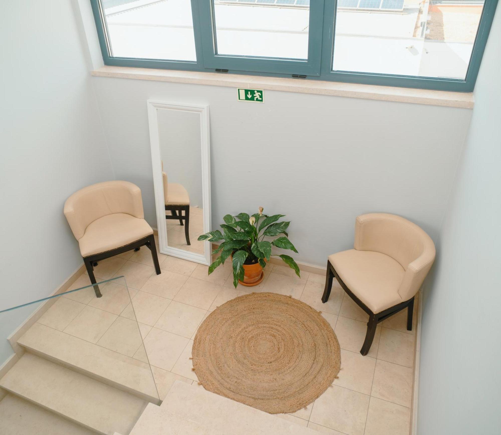 Caparica Hostel *