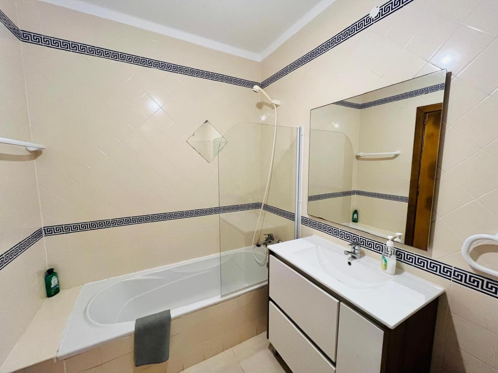 Sandycamps Surf House Guest house Baleal