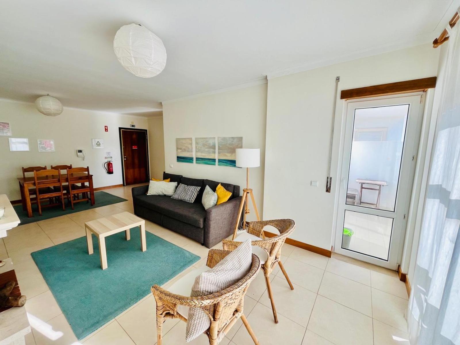 Sandycamps Surf House Baleal