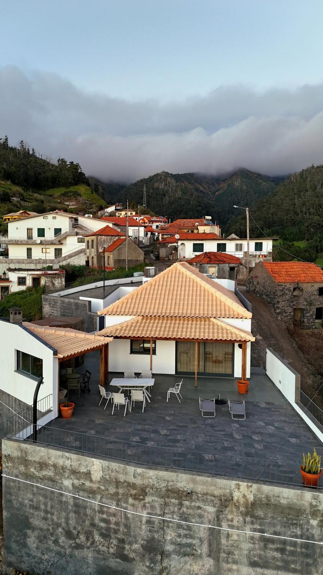 Blue Horizon, Sea And Mountain View Villa Estreito Da Calheta