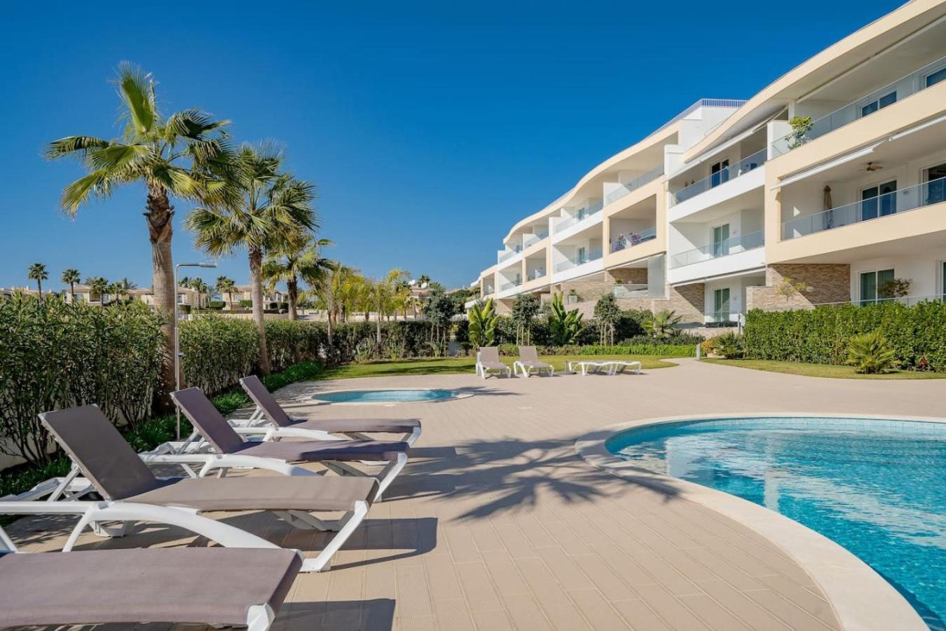 Mabelle Luxury Ocean View Apartment