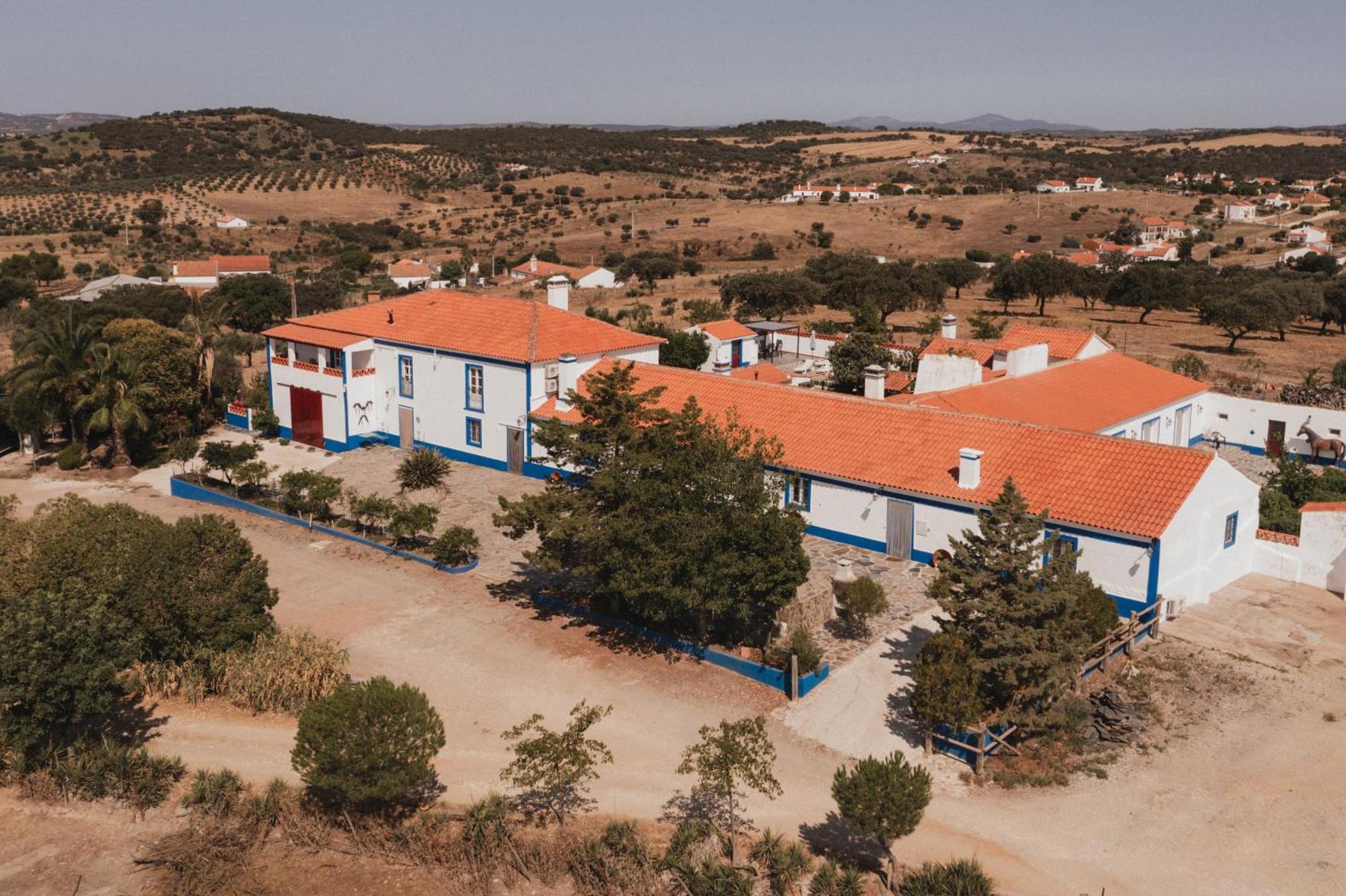 Monte Galhanas Farm stay