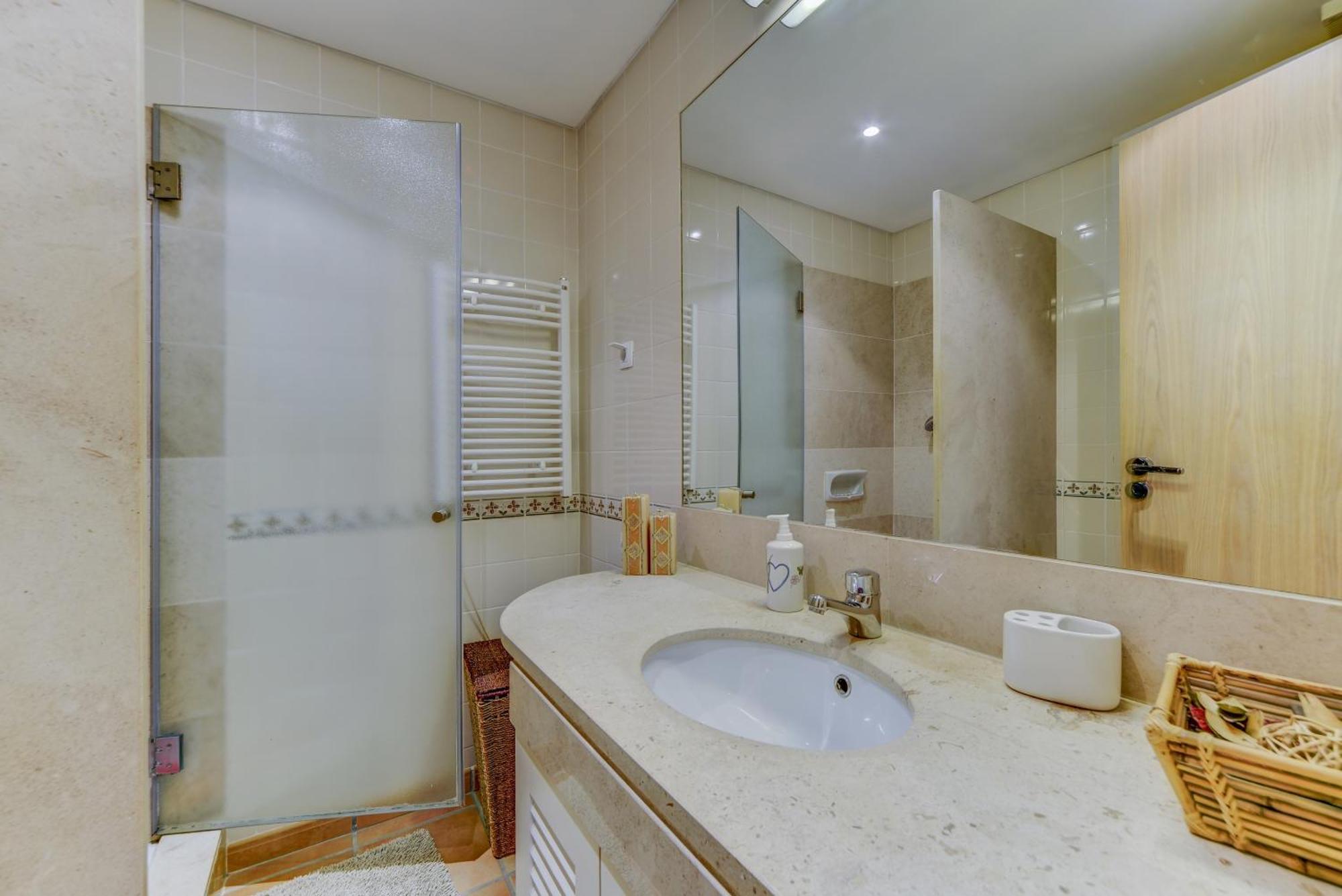 Apartamento Sol Com Terraco E Jacuzzi Privad Quarteira