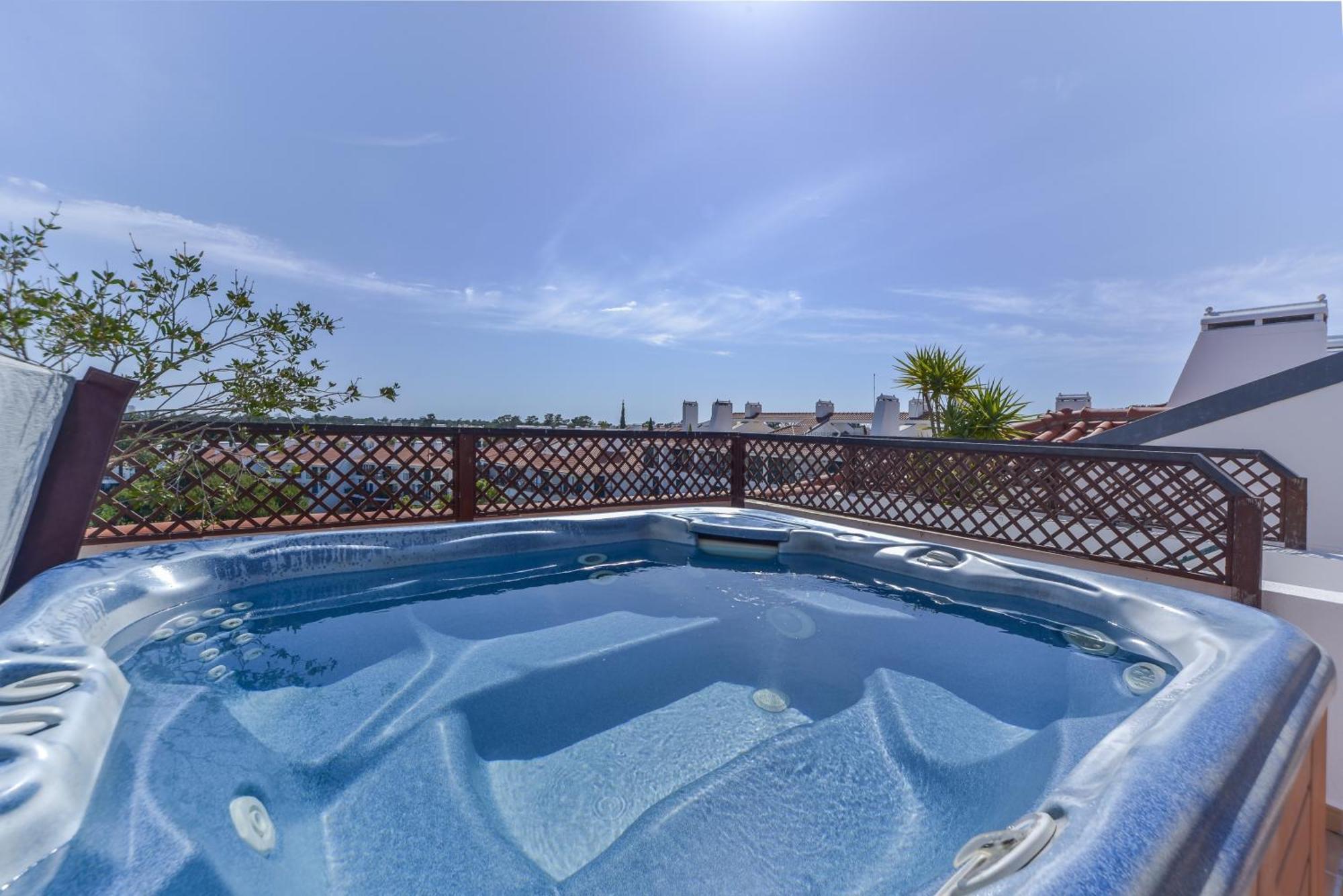 Sol Com Terraco E Jacuzzi Privad Quarteira