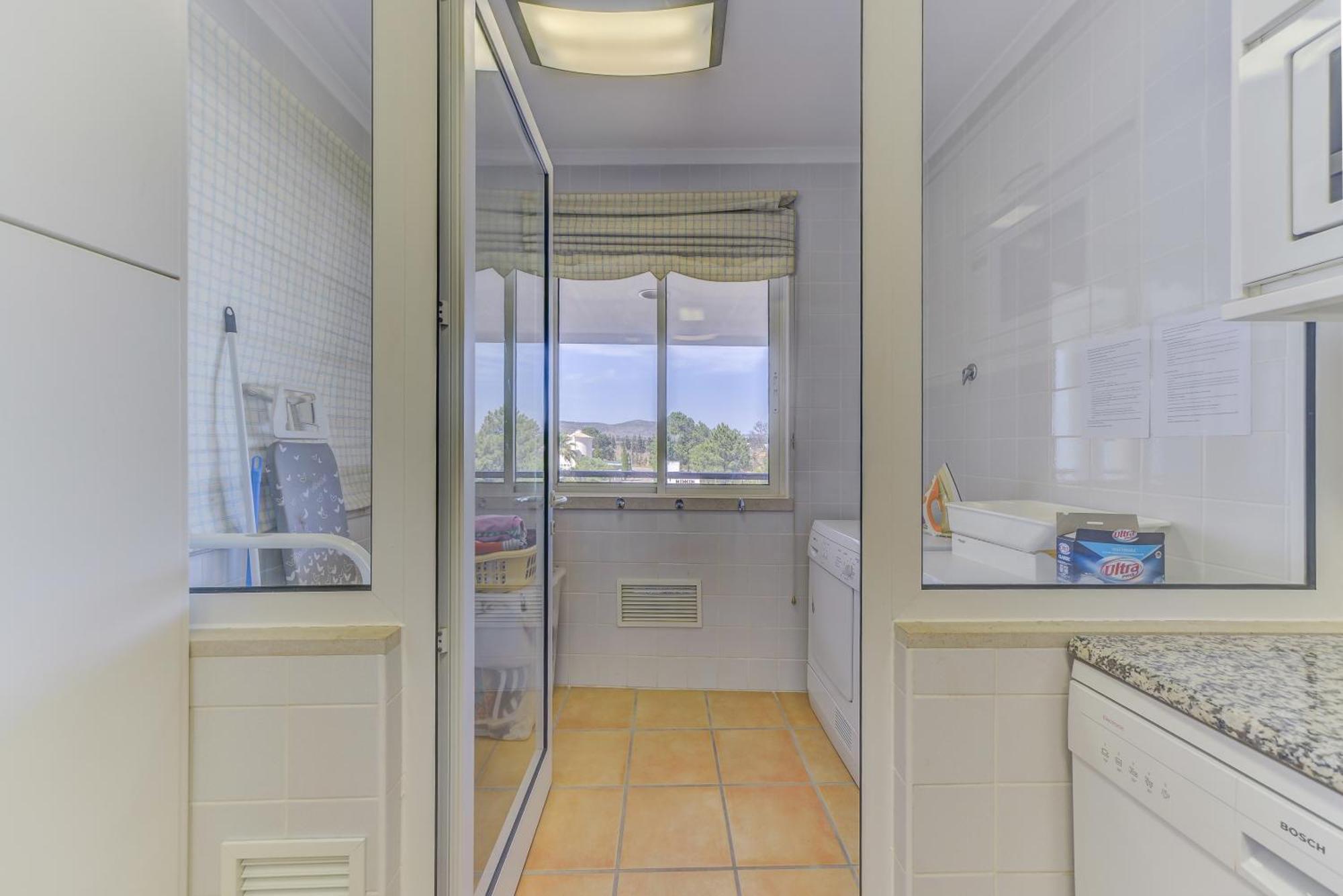 Sol Com Terraco E Jacuzzi Privad * Quarteira