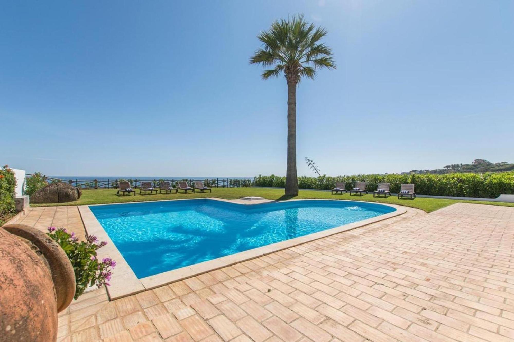 Villa Seafront Luxury By Lovelystay Albufeira