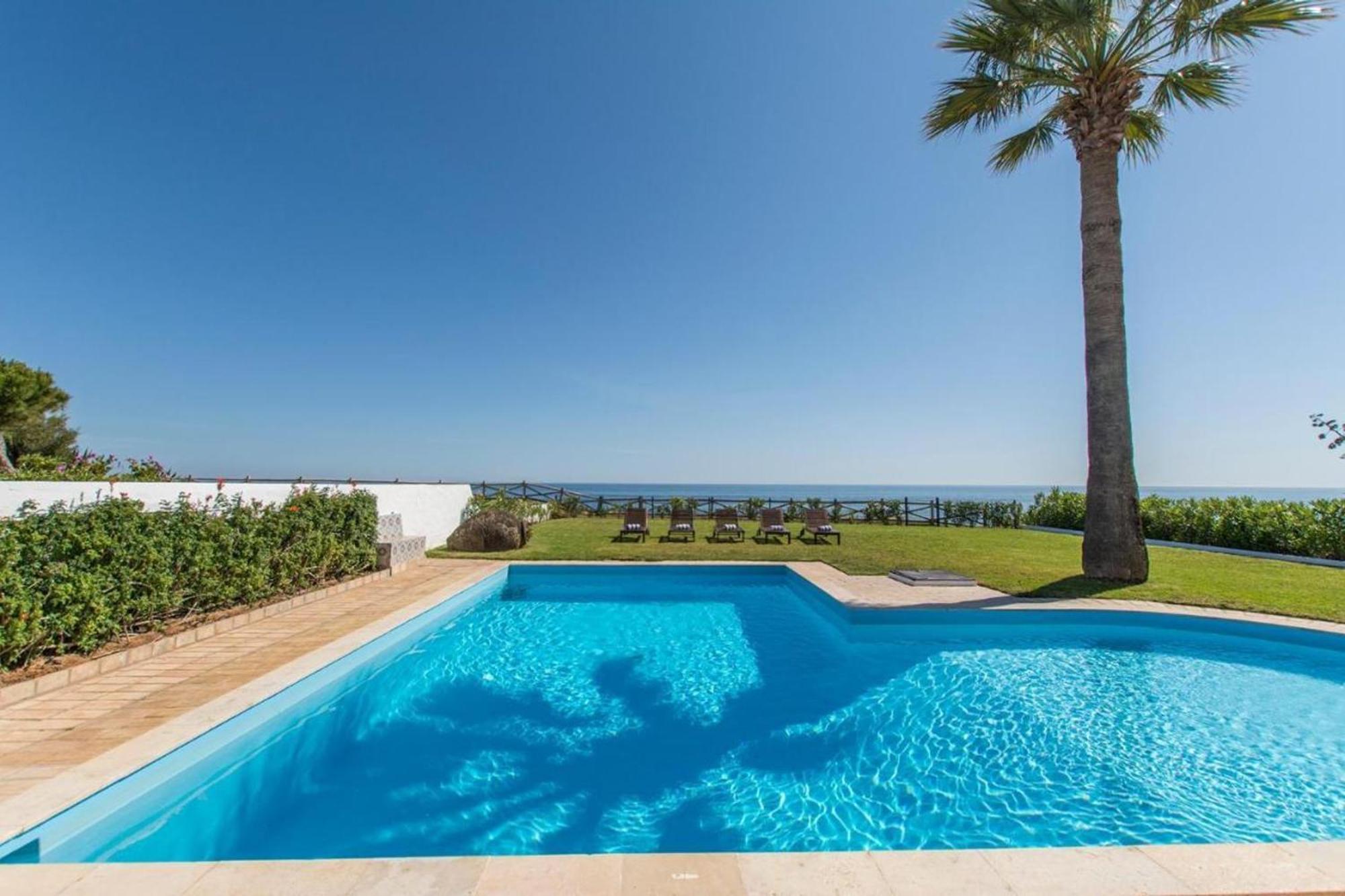 Seafront Luxury By Lovelystay *